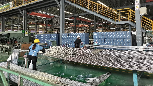 不銹鋼裝飾管和不銹鋼工業(yè)管之間有什么不同？